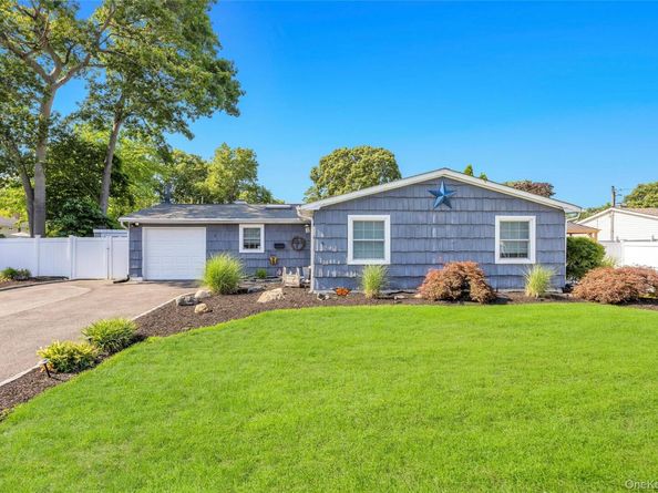 7 Amherst Road, Ronkonkoma NY 11779