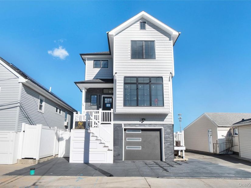 14 James Street, East Rockaway NY 11518