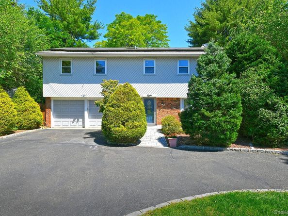 8 Foothill Lane, East Northport NY 11731