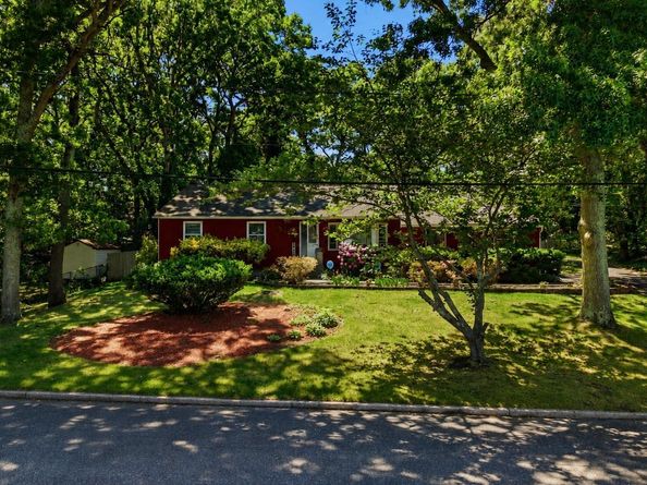 26 Valley Street, Ronkonkoma NY 11779