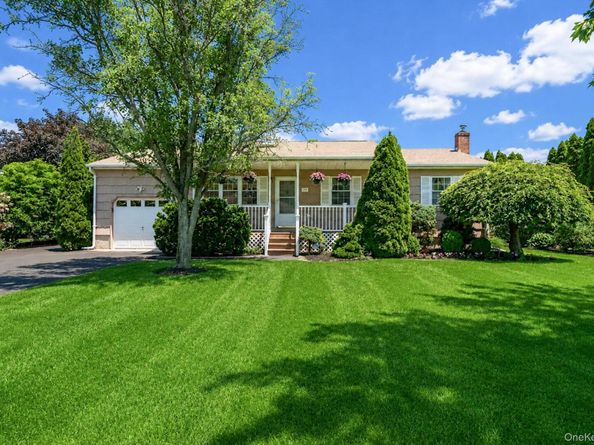 100 Donna Drive, Baiting Hollow NY 11933