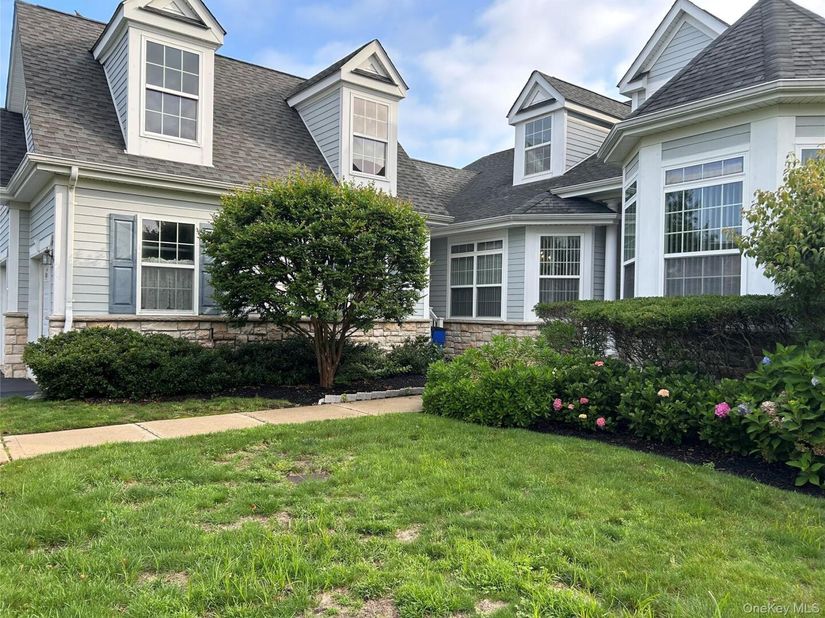 56 Foxglove Row, Aquebogue NY 11901