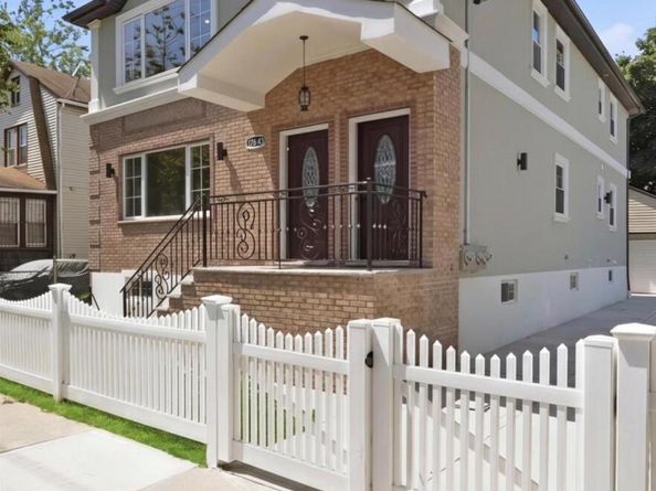 11551 208th Street, Cambria Heights NY 11411