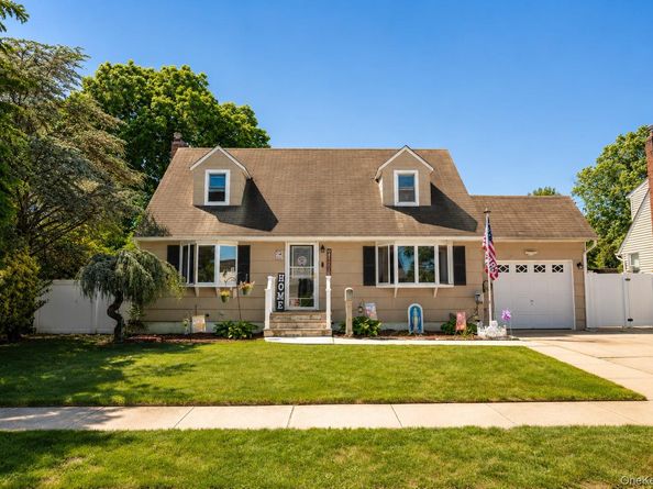 210 Willard Avenue, Farmingdale NY 11735
