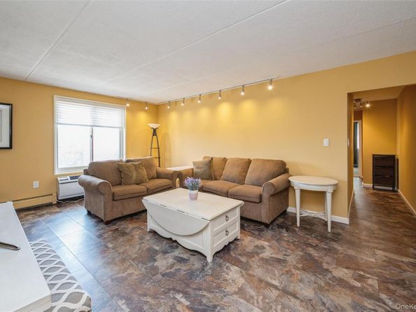 135 Post Avenue 4C, Westbury NY 11590