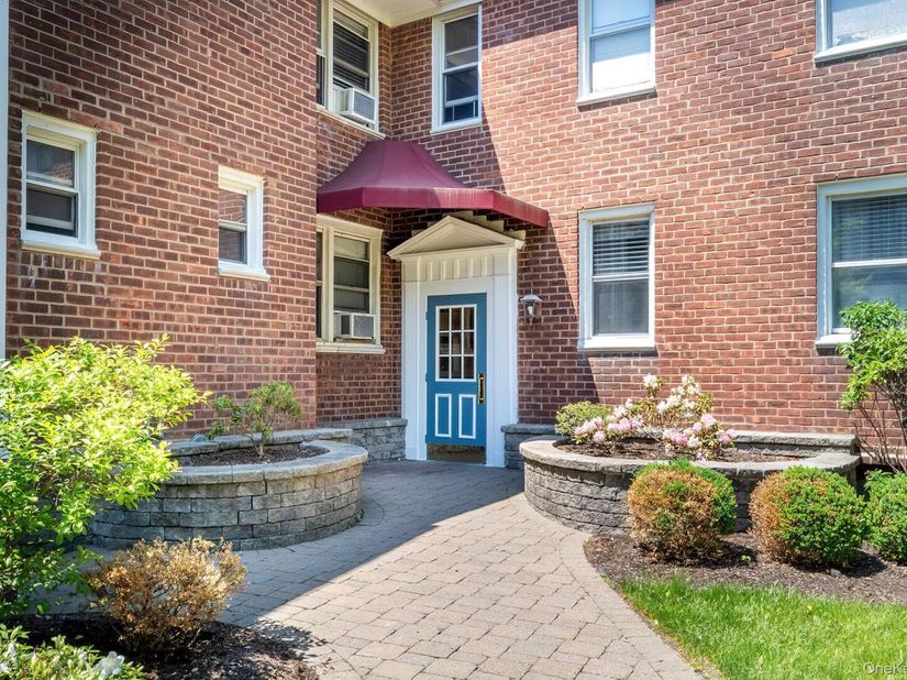 175 Bryant Avenue 1I, White Plains NY 10605