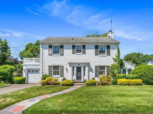 110 Knollwood Road, Rockville Centre NY 11570