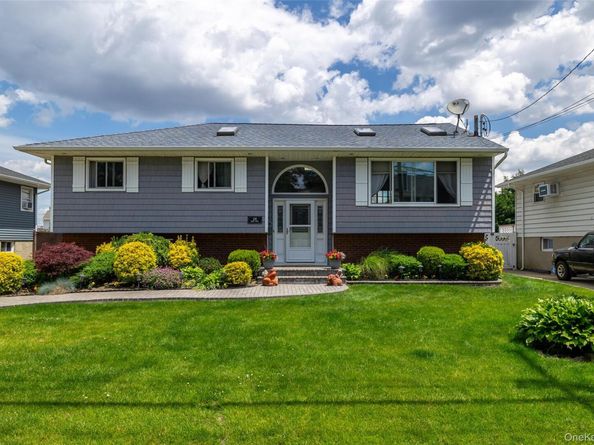 139 Baker Court, Island Park NY 11558