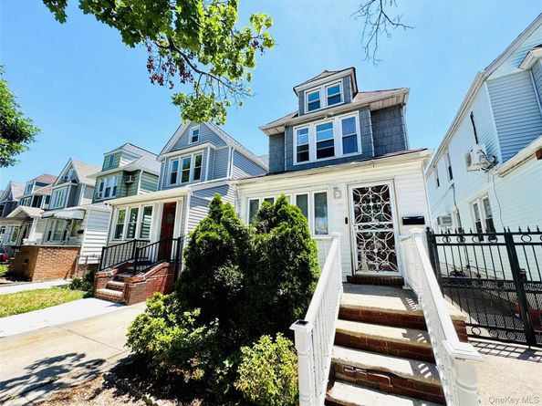 6220 80th Road, Glendale NY 11385