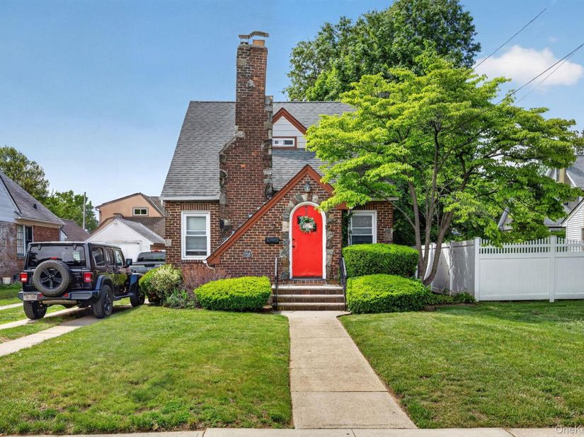 2456 Rockville Centre Parkway, Oceanside NY 11572