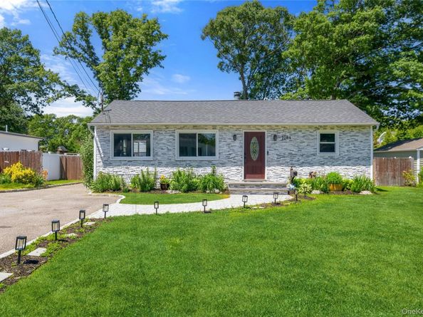 1084 Hyman Avenue, Bay Shore NY 11706