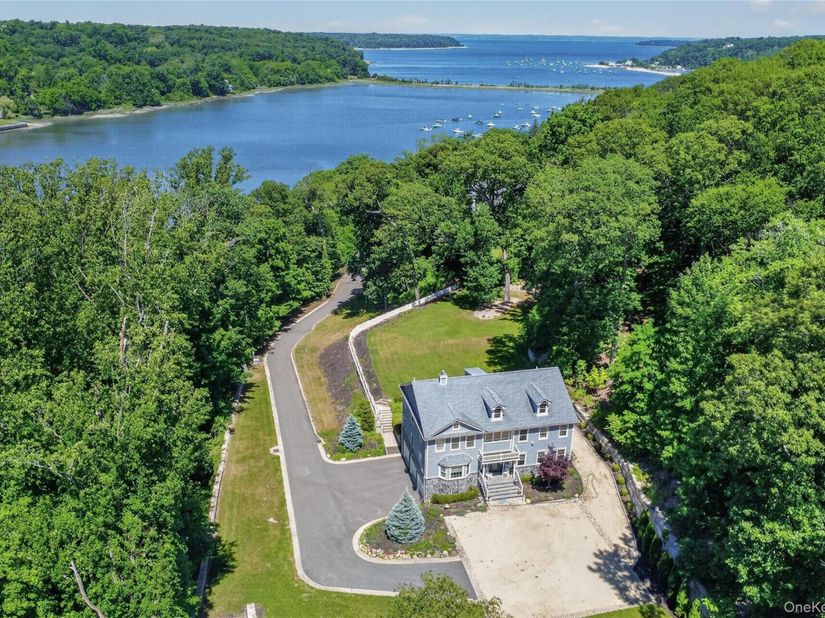 261 Harbor Road, Cold Spring Harbor NY 11724