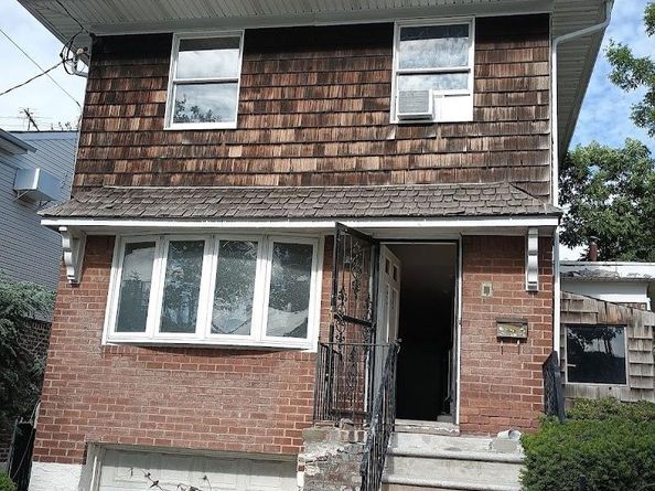 1305 133rd Place, College Point NY 11356