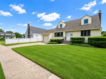 986 Cayuga Road