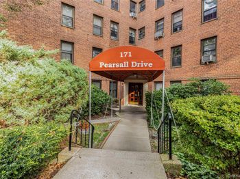 171 Pearsall