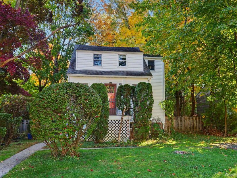 374 Manhattan Avenue, Hawthorne NY 10532