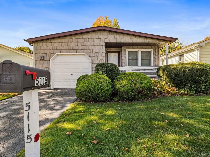5115 Village Circle E, Manorville NY 11949