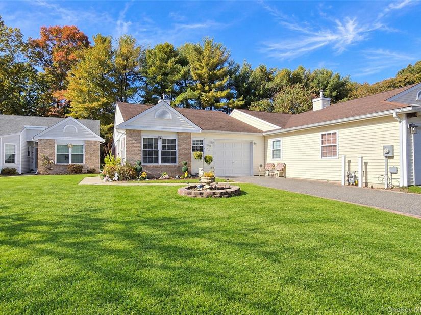 12 Pheasant Trail, Coram NY 11727