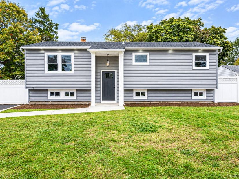 3115 Eagle Avenue, Medford NY 11763