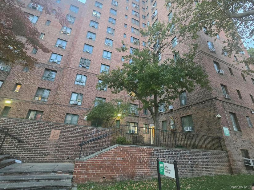 2059 McGraw Avenue 5C, Bronx NY 10462