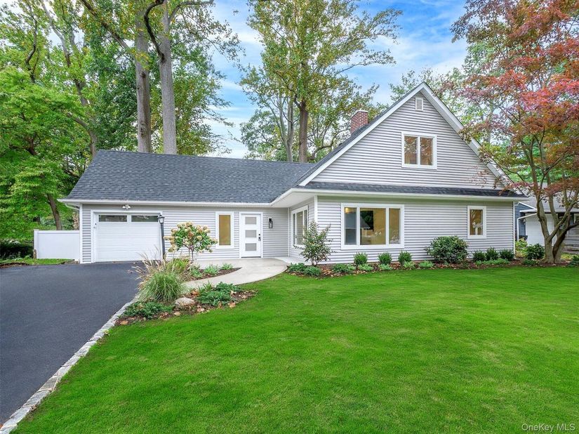 48 Buckeye Road, Glen Cove NY 11542