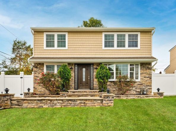 6 George Avenue, Hicksville NY 11801