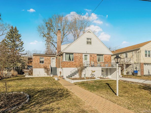 233 Clunie Avenue, Yonkers NY 10703