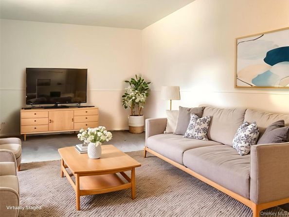 91-10 32nd Avenue E306, East Elmhurst NY 11369