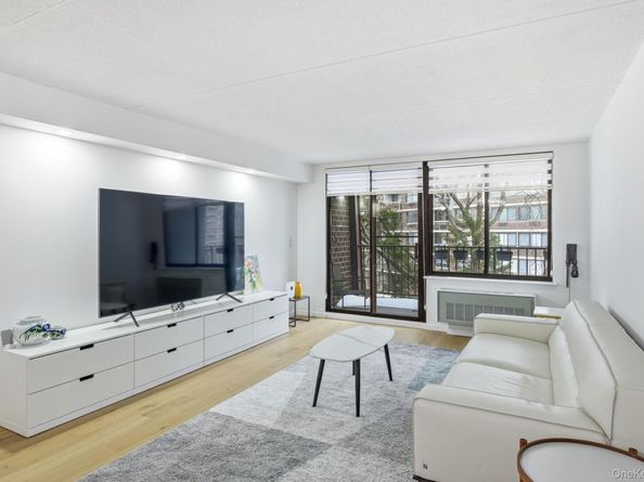 20933 26th Avenue 2B, Bayside NY 11360