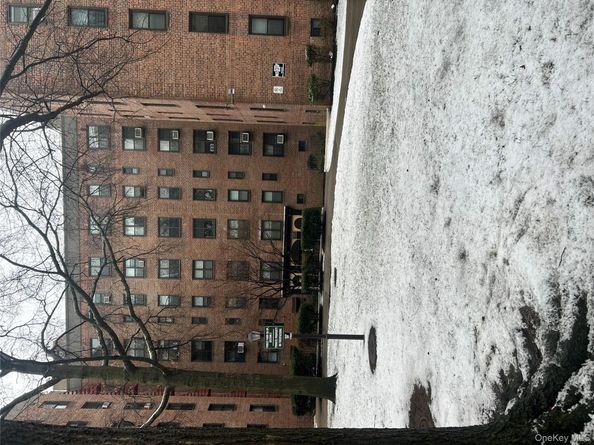 83-85 Woodhaven Boulevard 3M, Woodhaven NY 11421