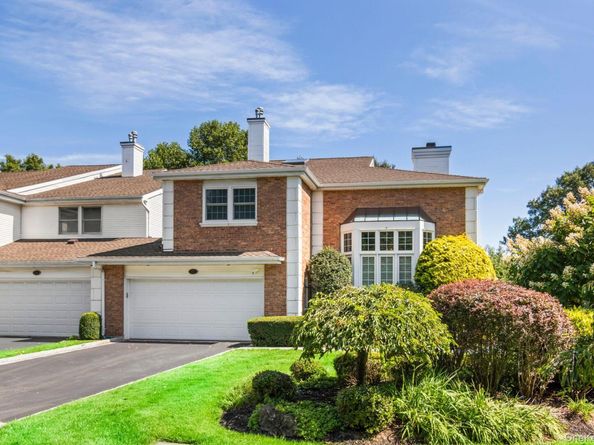 77 The Woods, Commack NY 11725