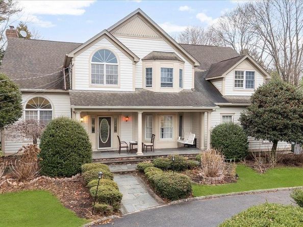 21 Astor Avenue, Saint James NY 11780