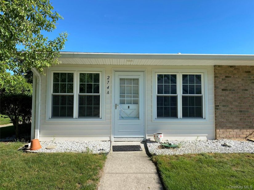 274 Berwick Court A, Ridge NY 11961
