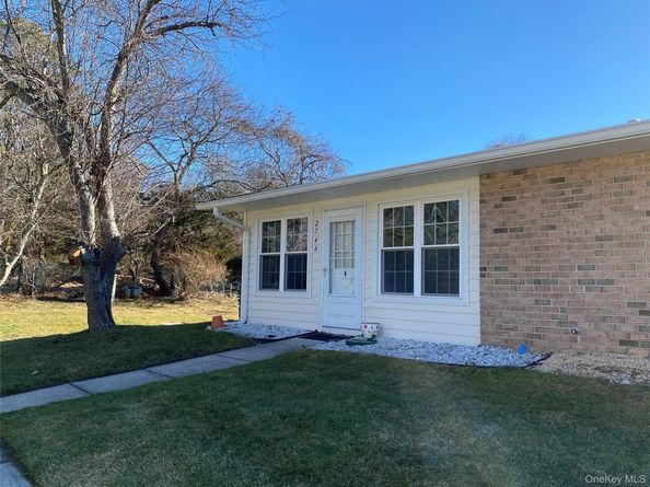 274 Berwick Court A, Ridge NY 11961