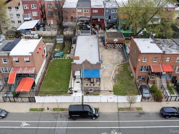 1021 E 213th Street, Bronx NY 10469