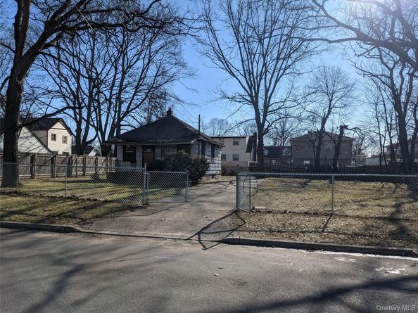 76 Cumberland Avenue, Roosevelt NY 11575