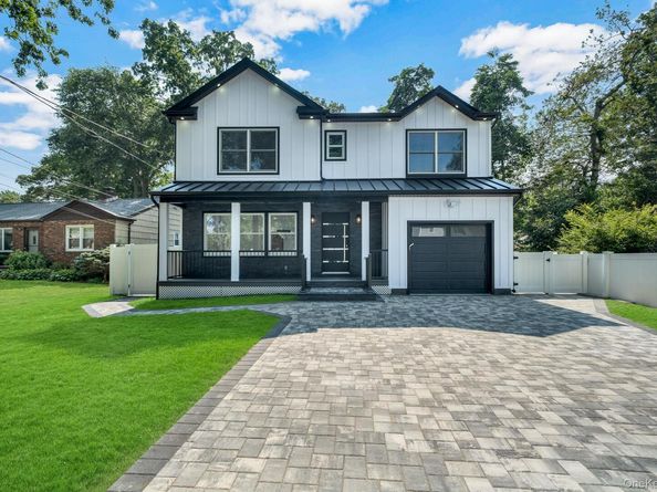 63 Oak Avenue, Huntington Station NY 11746