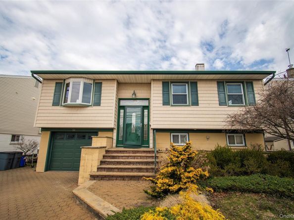 51 E 2nd Street, Freeport NY 11520