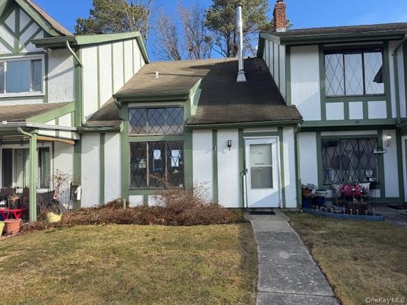 88 Drexelgate Court, Middle Island NY 11953