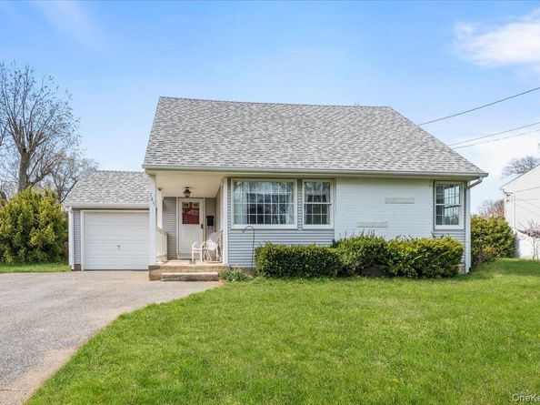 145 Raleigh Lane, West Islip NY 11795