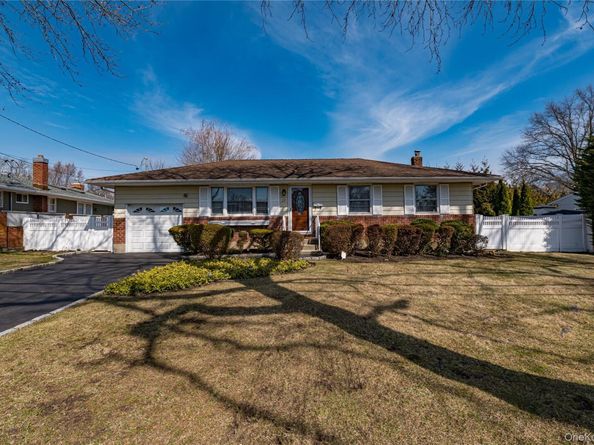 23 Olga Lane, Commack NY 11725