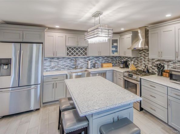 166 Cedar Court, Copiague NY 11726