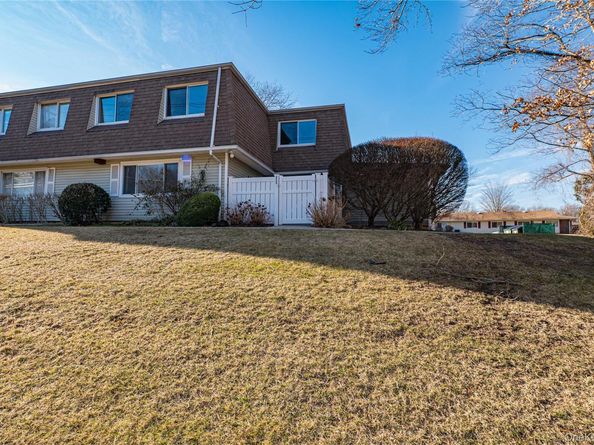 213 Storm Drive 213, Holtsville NY 11742