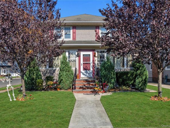 127 Smith Street, Lynbrook NY 11563