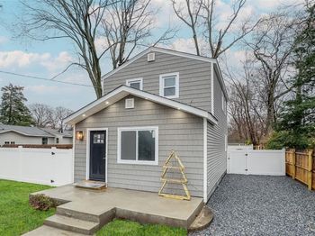 60 Cedarhurst Avenue