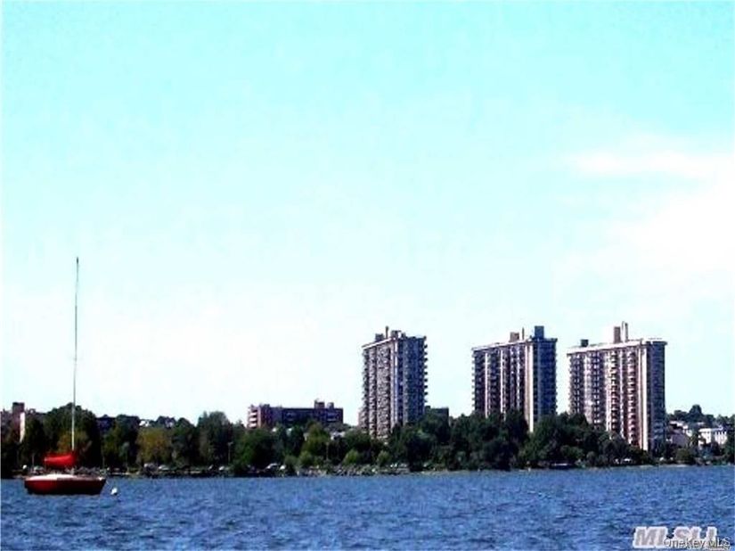 18-15 215th Street 6 A, Bayside NY 11360