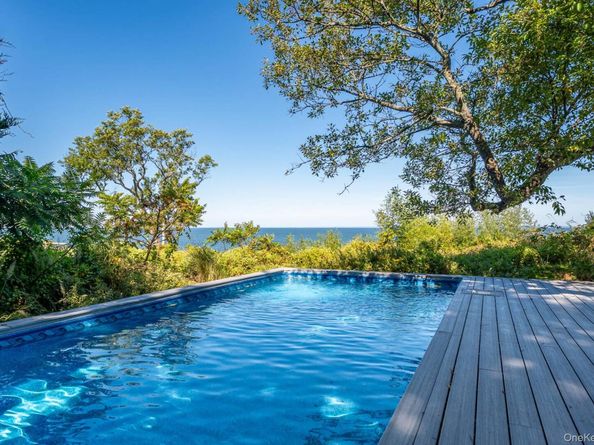 4105 Soundview Avenue, Mattituck NY 11952