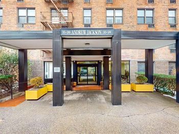 35-20 Leverich Street