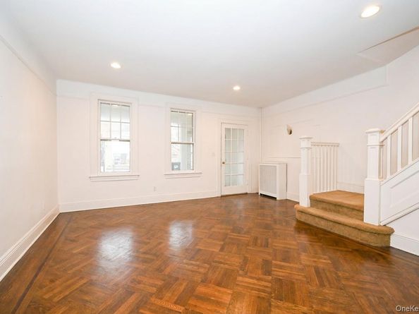 72-19 72nd Street, Glendale NY 11385