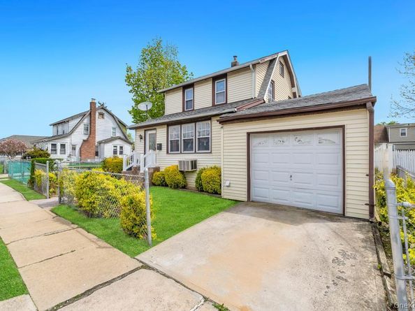 20 Ronald Place, Roosevelt NY 11575